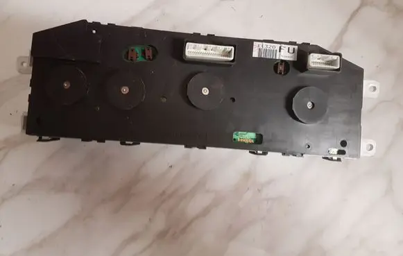 Nissan X-Trail T30 Speedometer (instrument cluster) EQ320