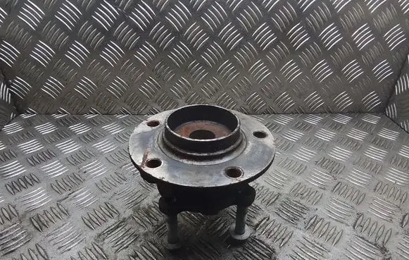 BMW 7 E65 E66 Front wheel hub