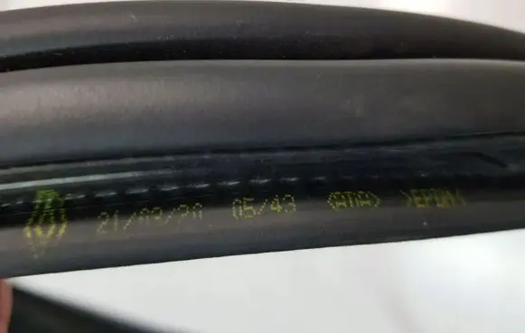 Renault Megane IV Rubber seal rear door 