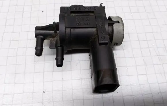 Volkswagen Golf IV Turbo solenoid valve 1J0906283C 0303C