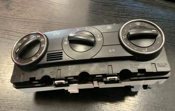 Mercedes-Benz A W169 Climate control unit A1698301785
