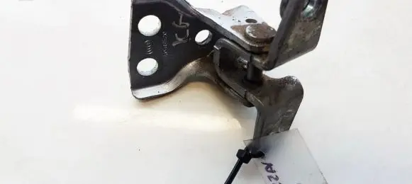 Mitsubishi Pajero Rear door lower hinge A048520