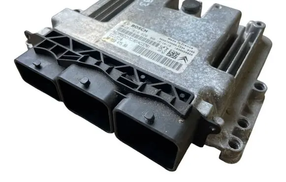 Peugeot 208 Engine control unit/module 0281019820 9666729680 9805947580