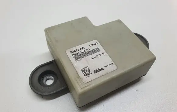 BMW 5 E60 E61 Antenna control unit 6935024 693502401 21367510