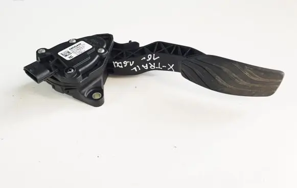 Nissan X-Trail T32 Accelerator throttle pedal