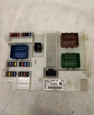 Volvo XC60 Fuse box set 31327996AA
