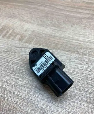 Toyota Corolla Verso AR10 Airbag deployment crash/impact sensor 8983105010