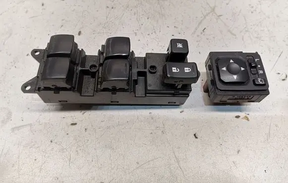 Mitsubishi Outlander Electric window control switch 8608A248
