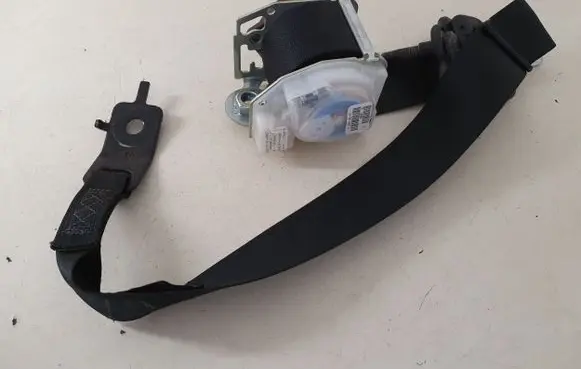 Jeep Grand Cherokee Rear seatbelt 2429935 P1GE13DX9AC