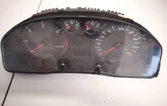 Speedometer (instrument cluster)