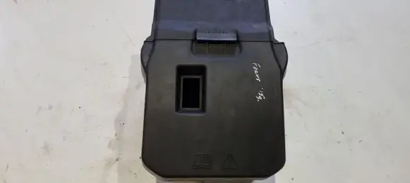 Ford Focus Battery box tray AM5110723AD