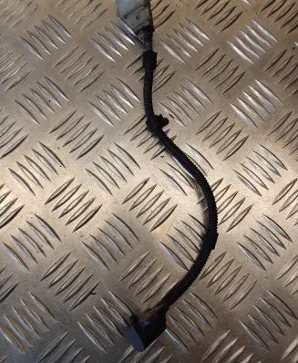 Volkswagen PASSAT B6 Crankshaft position sensor 9805940