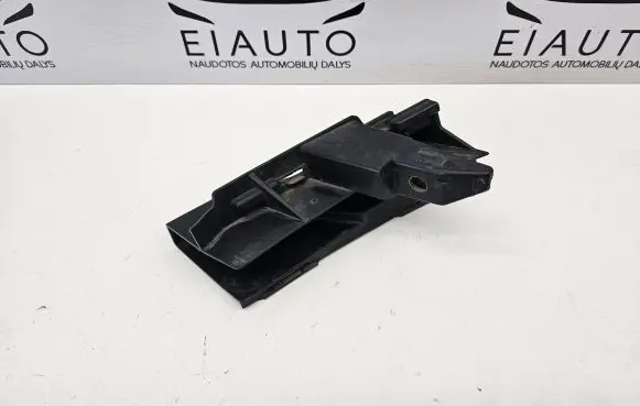 Mercedes-Benz E W212 Front bumper mounting bracket A2128852665