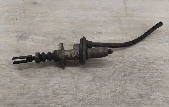 Clutch master cylinder