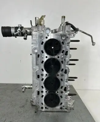 Toyota Avensis T270 Engine head 