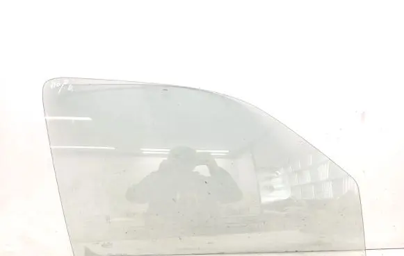 Mazda Tribute Front door window glass four-door 43R000477 M175