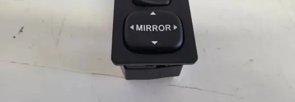 Toyota Yaris Wing mirror switch A825742