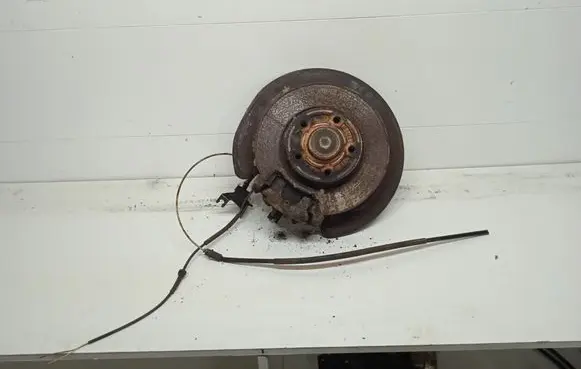 Opel Vivaro Front wheel hub spindle knuckle