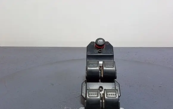 Honda Civic Electric window control switch 35750S5LT010