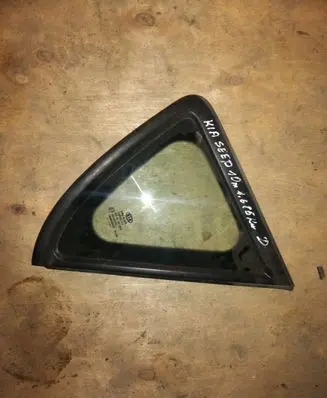 KIA Ceed Rear side window