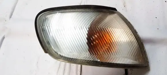 Nissan Almera Front indicator light
