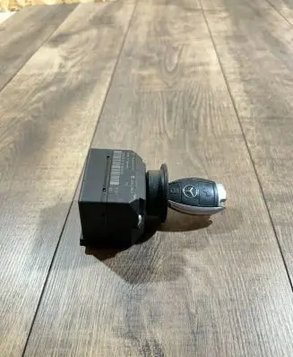 Mercedes-Benz GL X164 Ignition lock 1645450708 33002804 0003015101606152