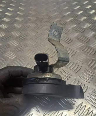 Volvo V70 Horn signal A046522