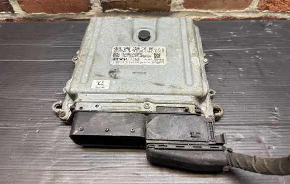 Mercedes-Benz Sprinter W906 Engine control unit/module A6461501000 0281015914