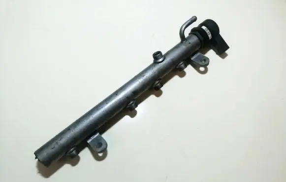 Chrysler 300 - 300C Fuel main line pipe 6420700495002 0614200352
