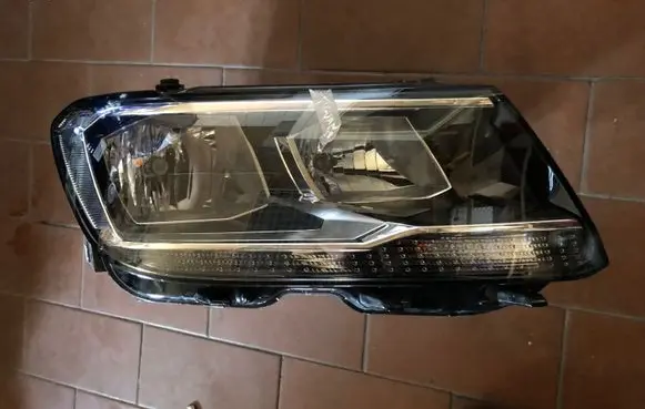 Volkswagen Tiguan Headlight/headlamp 5NB941006B