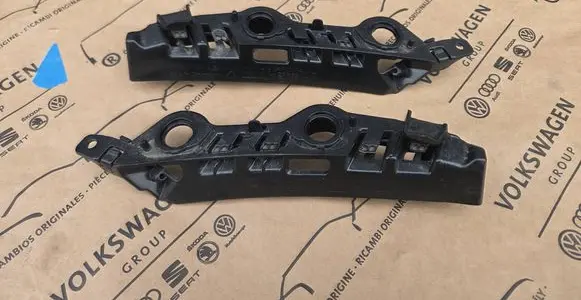 Audi RS7 C8 Front bumper mounting bracket 4K8807284A 4K8807283A