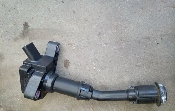 Ford Kuga II High voltage ignition coil DS7G12A366BB