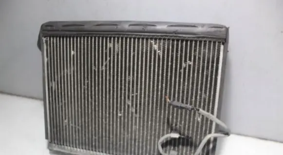 Land Rover Discovery 3 - LR3 Coolant radiator