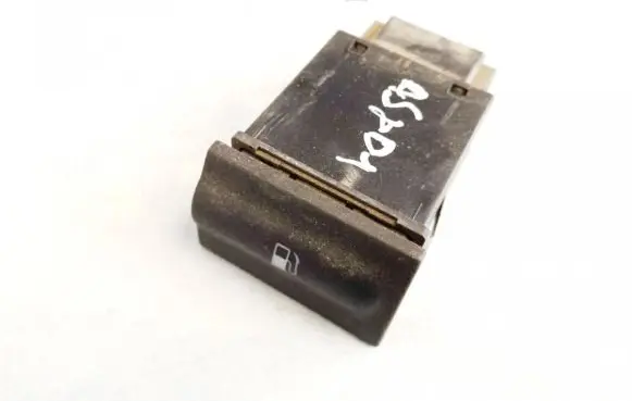 Skoda Octavia Mk1 (1U) Fuel tank opening switch 1u0959833c