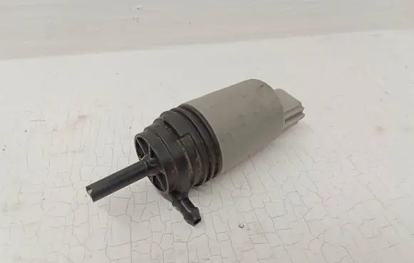 BMW 3 E90 E91 Windscreen/windshield washer pump 6934159