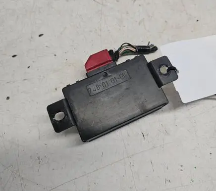 Audi A6 S6 C5 4B Alarm control unit/module 4D0951173D