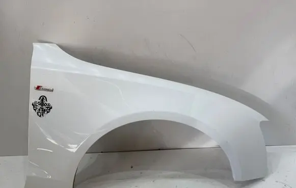 Audi A5 8T 8F Fender