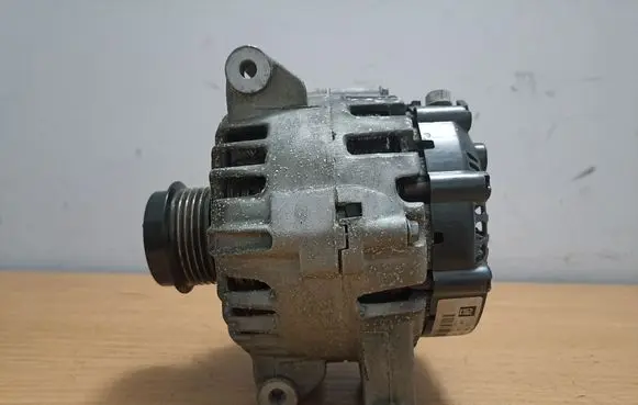 Opel Antara Generator/alternator 13588325 2620364B