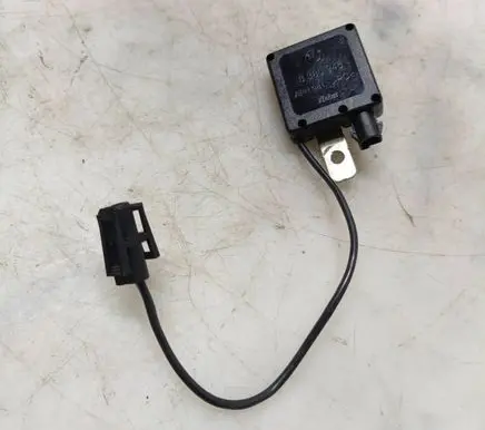 BMW 5 E39 Aerial antenna amplifier 8380945 16268419 99CHBLR2104403047