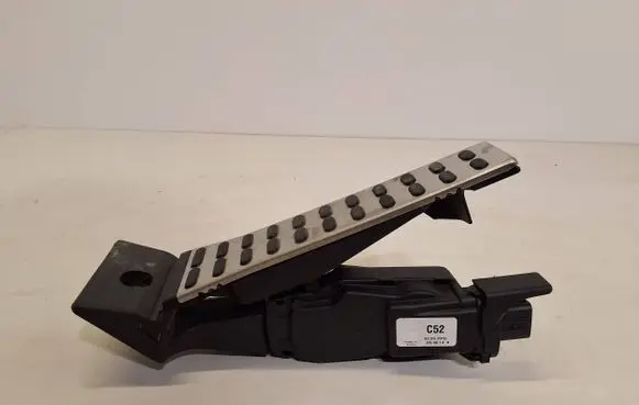 Hyundai Tucson TL Accelerator throttle pedal C52
