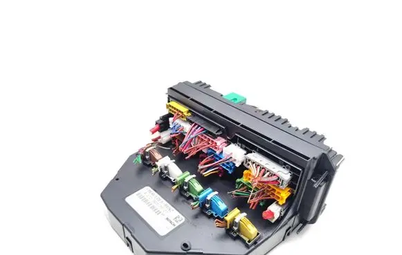 Mercedes-Benz C W204 Fuse module A2129007907 A2129015700 A2129020603