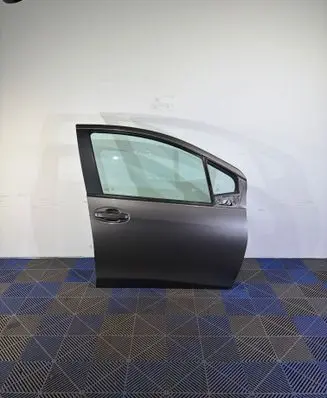 Toyota Yaris Front door 