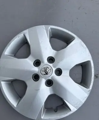 Toyota RAV 4 (XA30) R16 wheel hub/cap/trim 