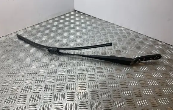 Volkswagen PASSAT B6 Front wiper blade arm