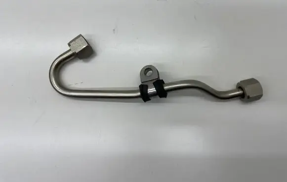 Volkswagen Golf VI Fuel injector supply line/pipe 03CANBA5