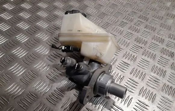 Chevrolet Camaro Master brake cylinder 32671497