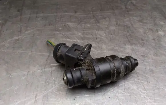 Audi A6 S6 C5 4B Fuel injector 078133551AC