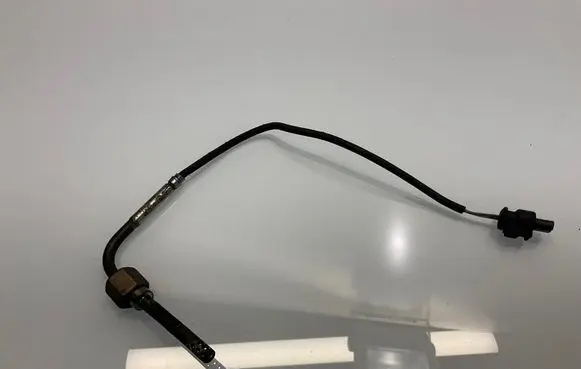 Mercedes-Benz CLS C219 Exhaust gas temperature sensor A0051539028 0051539028