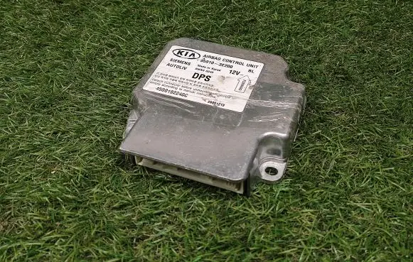 KIA Sorento Airbag control unit/module 959103E200 5WK43245