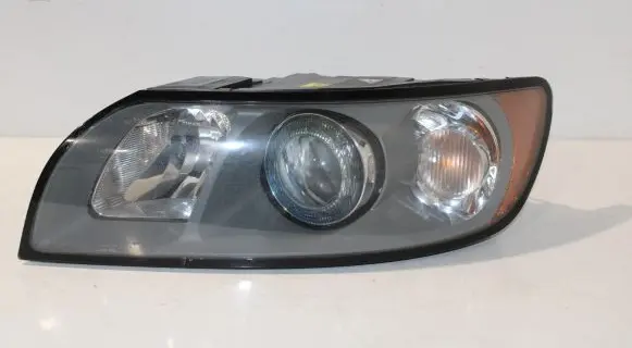 Volvo V50 Headlight/headlamp 30698889